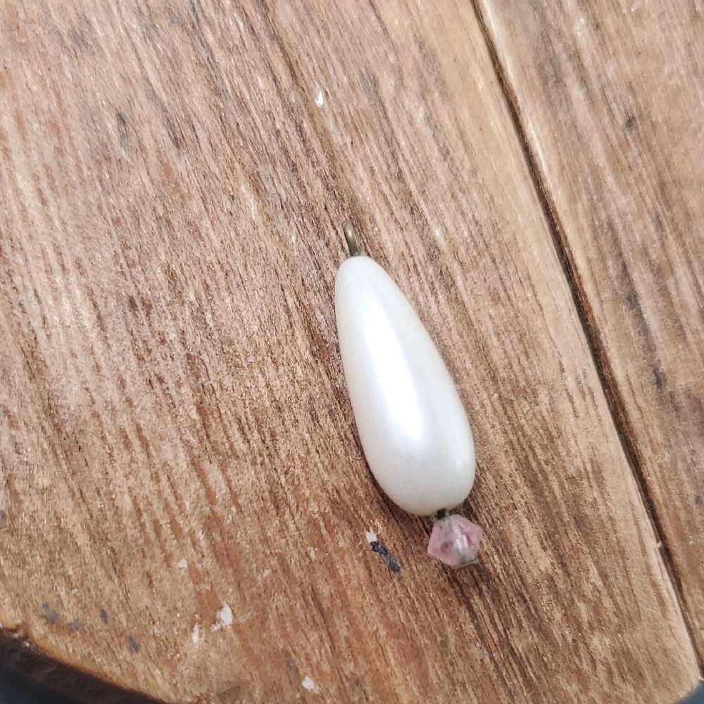 P276 Edwardian Pearl Sconce Pendant